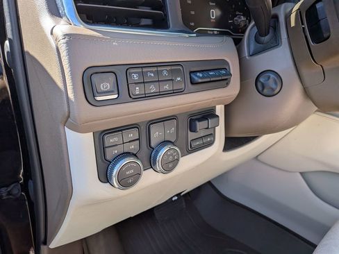 Certified 2023 GMC Yukon XL Denali w/ Denali Reserve Package AWD/4WD image 11