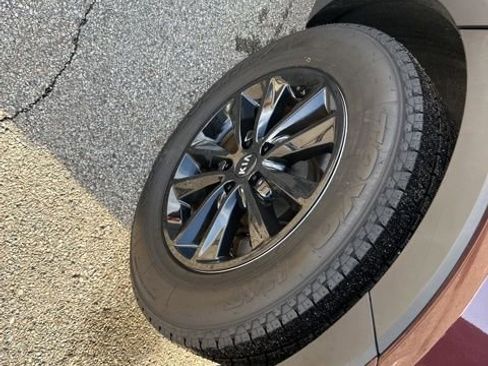 Used 2019 Kia Sorento LX image 35