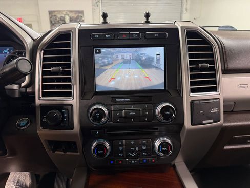Used 2017 Ford F350 King Ranch w/ King Ranch Ultimate Package AWD/4WD image 22
