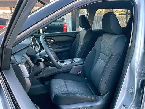 Certified 2024 Nissan Rogue SV image 7