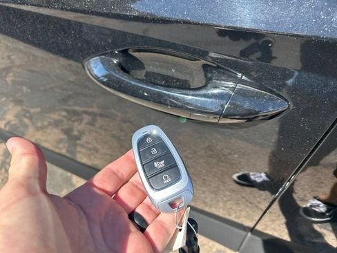 Used 2022 Hyundai Tucson Blue AWD/4WD image 17
