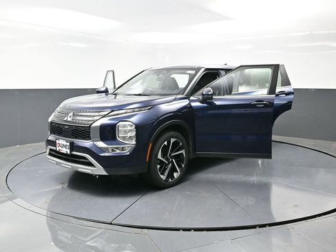 Used 2024 Mitsubishi Outlander SE image 58