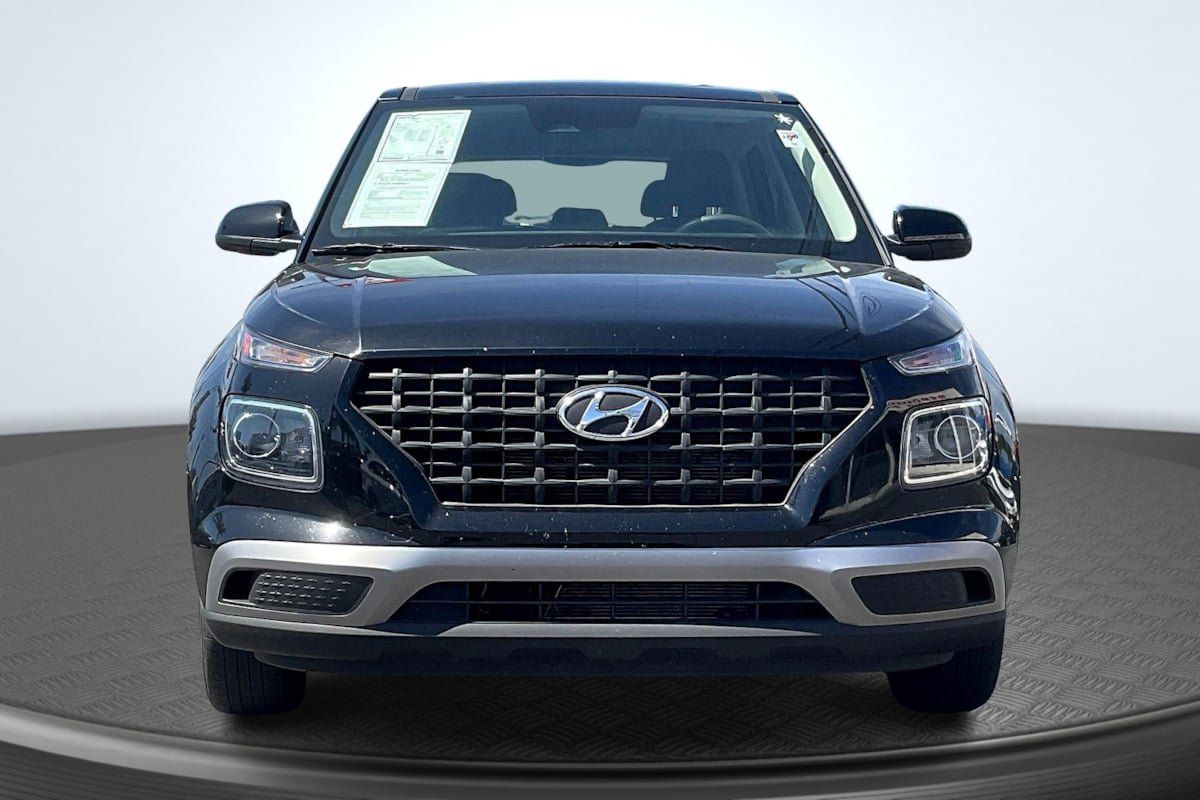 Used 2024 Hyundai Venue SE FWD image 3