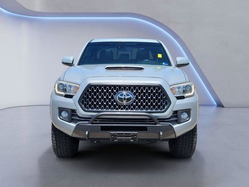 Used 2018 Toyota Tacoma TRD Sport AWD/4WD image 8