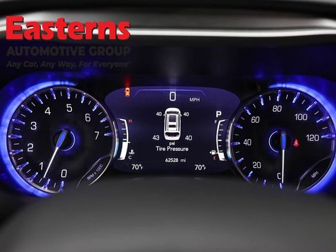 Used 2023 Chrysler Pacifica Touring-L FWD image 17