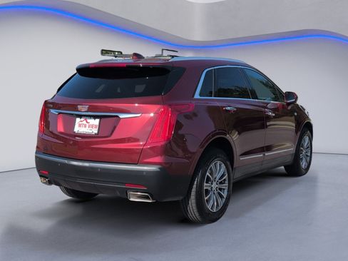 Used 2017 Cadillac XT5 Luxury w/ Driver Awareness Package FWD image 7