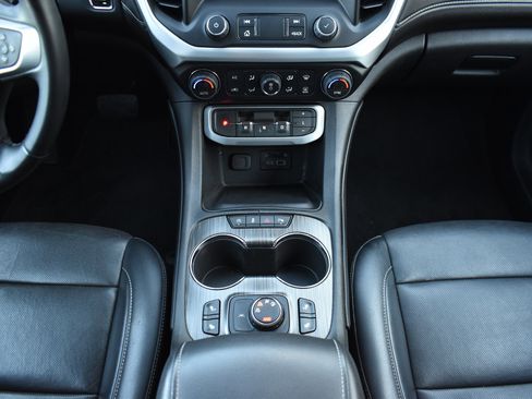 Used 2023 GMC Acadia SLT image 23