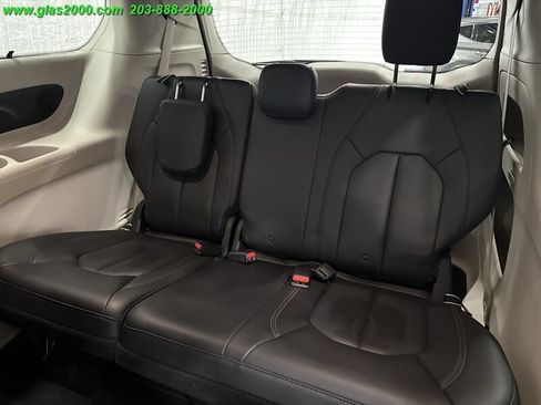 Used 2018 Chrysler Pacifica Touring-L Plus image 23