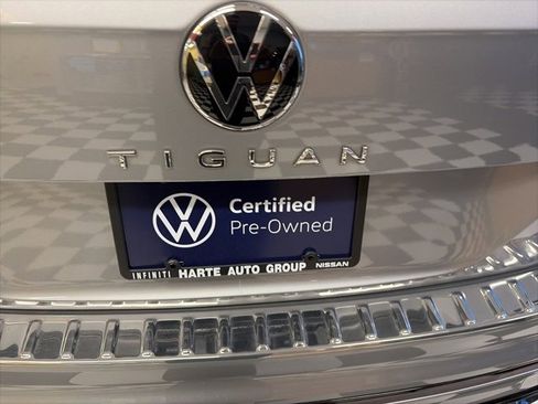 Certified 2022 Volkswagen Tiguan SE R-Line image 10