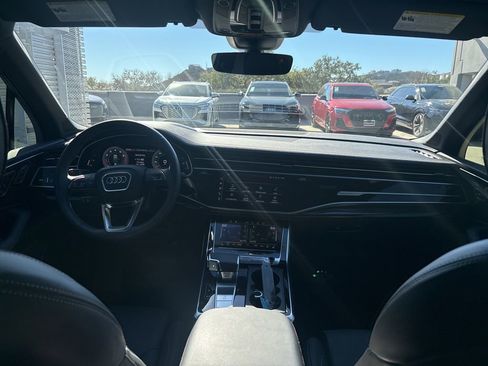 Certified 2025 Audi Q7 3.0T Prestige image 19