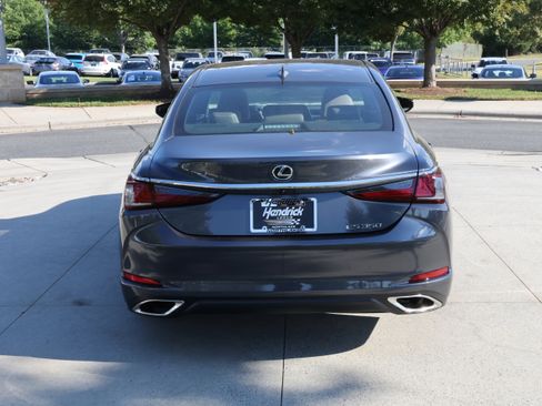 Used 2025 Lexus ES 350 w/ Premium Package image 8