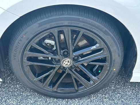 Used 2025 Toyota Camry SE FWD image 11