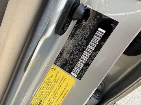 Used 2005 Lexus RX 330 FWD image 28