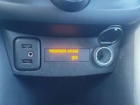 Used 2020 Chevrolet Trax LT w/ LT Convenience Package image 13