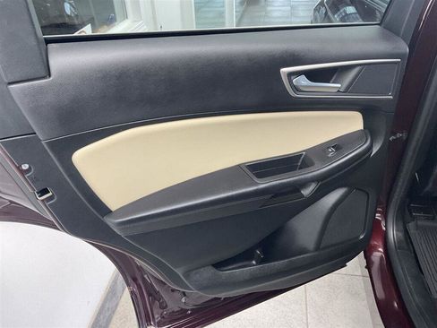 Used 2022 Ford Edge SEL w/ Convenience Package AWD/4WD image 10