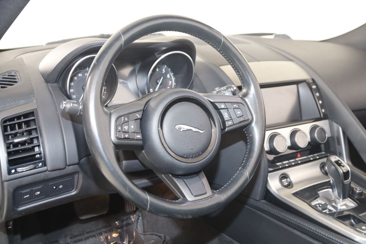 Used 2017 Jaguar F-TYPE Convertible RWD image 6