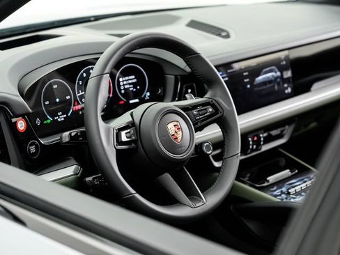 New 2026 Porsche Cayenne AWD/4WD image 7