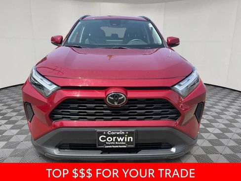 Used 2025 Toyota RAV4 XLE AWD/4WD image 2