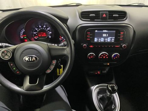 Used 2018 Kia Soul image 19