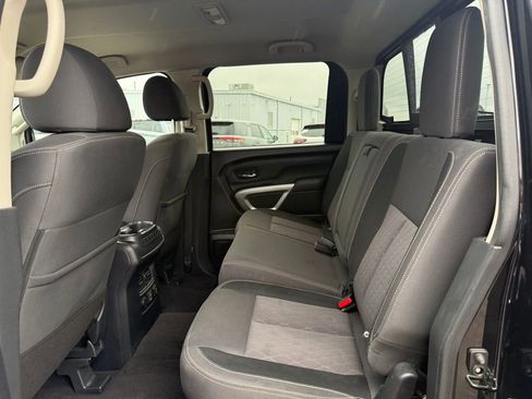 Used 2023 Nissan Titan SV w/ SV Convenience Package image 7