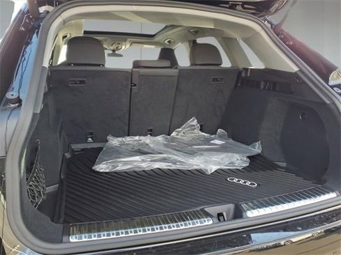 Used 2025 Audi Q5 Premium Plus w/ Premium Plus image 14