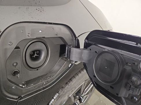 Used 2026 Toyota bZ image 33