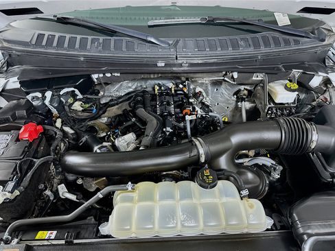 Used 2024 Ford Expedition XLT image 36