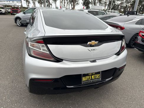 Used 2018 Chevrolet Volt LT w/ Comfort Package image 3