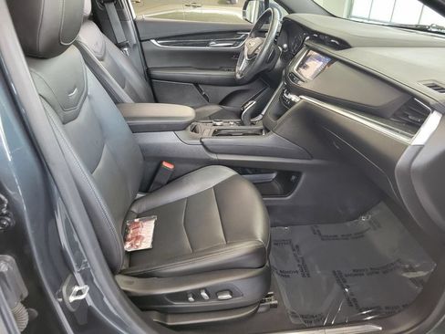 Used 2020 Cadillac XT5 Premium Luxury w/ LPO, Floor Liner Package AWD/4WD image 15