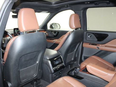 Used 2021 Lincoln Aviator Reserve w/ Equipment Group 201A AWD/4WD image 26