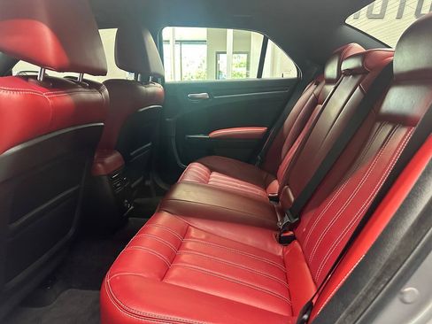 Used 2013 Chrysler 300 S RWD image 21
