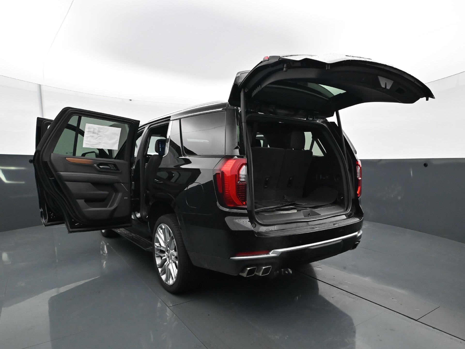 Used 2025 GMC Yukon Denali w/ Denali Reserve Package AWD/4WD image 37