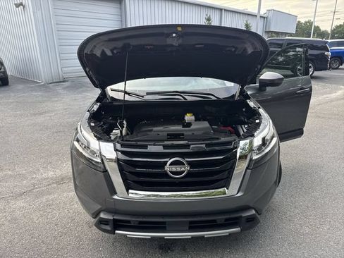 Used 2024 Nissan Pathfinder SL FWD image 33