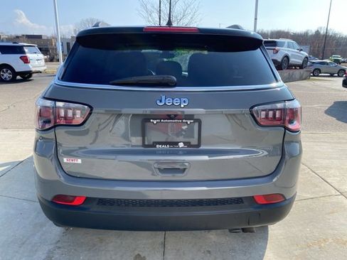 Used 2019 Jeep Compass Limited image 4