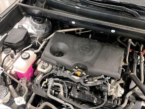 Certified 2025 Toyota RAV4 XLE AWD/4WD image 35