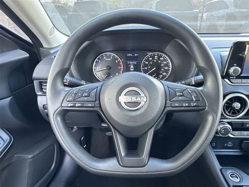 Used 2025 Nissan Sentra S image 15