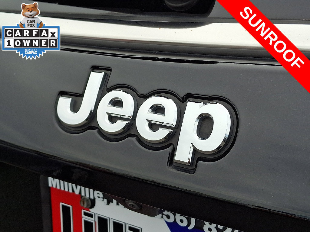 Used 2024 Jeep Compass Latitude w/ Sun and Sound Group AWD/4WD image 30
