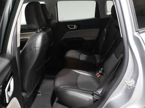 Used 2022 Jeep Compass Limited image 18