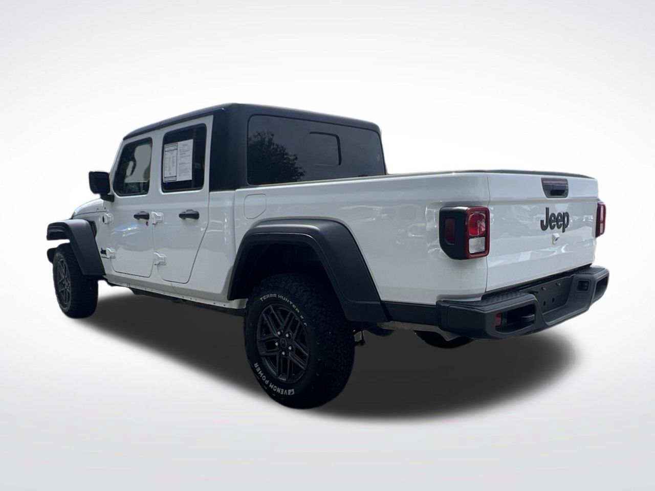 Used 2025 Jeep Gladiator Sport AWD/4WD image 3