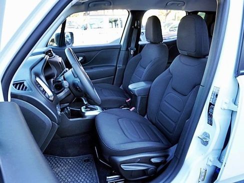 Certified 2022 Jeep Renegade Latitude image 15