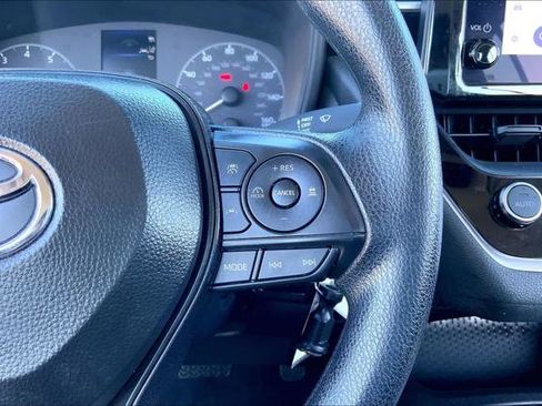 Certified 2025 Toyota Corolla LE image 24