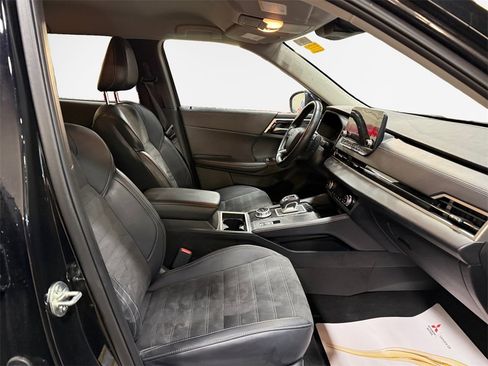 Used 2024 Mitsubishi Outlander SE image 25