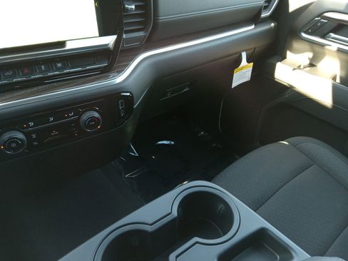 Used 2026 Chevrolet Silverado 2500 LT image 18