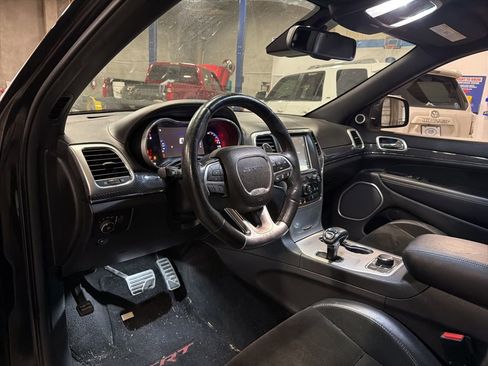 Used 2014 Jeep Grand Cherokee SRT8 w/ Luxury Group II image 11