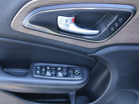 Used 2015 Chrysler 200 C w/ Safetytec Group image 10