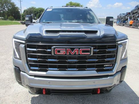 New 2026 GMC Sierra 2500 AT4 w/ AT4 Premium Plus Package AWD/4WD image 12
