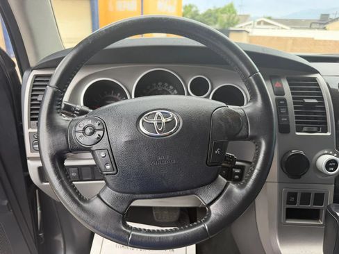 Used 2013 Toyota Sequoia SR5 RWD image 20