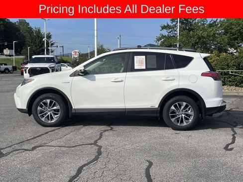 Used 2017 Toyota RAV4 XLE w/ Convenience Package AWD/4WD image 2
