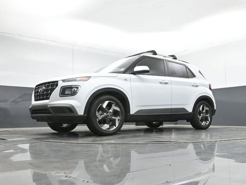Used 2021 Hyundai Venue SEL w/ Cargo Package image 40