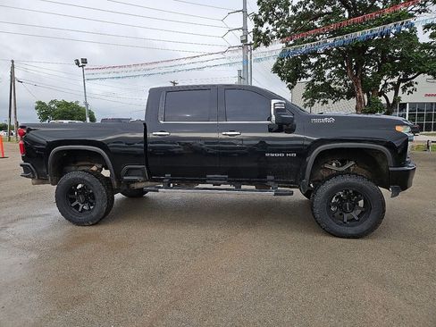 Used 2022 Chevrolet Silverado 2500 High Country w/ Z71 Off-Road Package AWD/4WD image 9